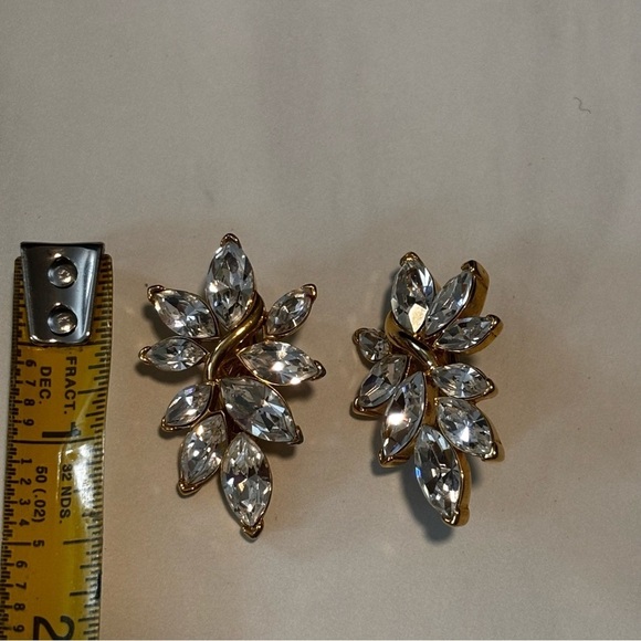 Trifari Kunio Matsumoto Rhinestone earrings clip on - Picture 6 of 9